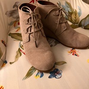Tom’s Suede Booties